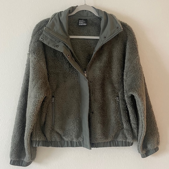 Vuori women's Cozy Sherpa Jacket Green Size Medium NWOT - Picture 1 of 14